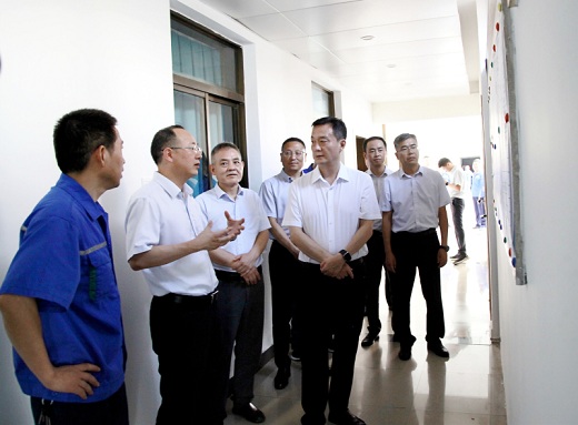 孔濤深入新橋礦業(yè)開展高溫慰問暨安全生產(chǎn)督導